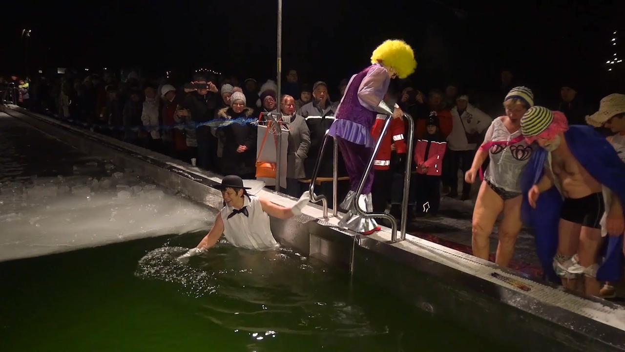 MEgional am 25. Januar mit Eisbadern in Oederan  MEgional am 25. Januar mit Eisbadern in Oederan